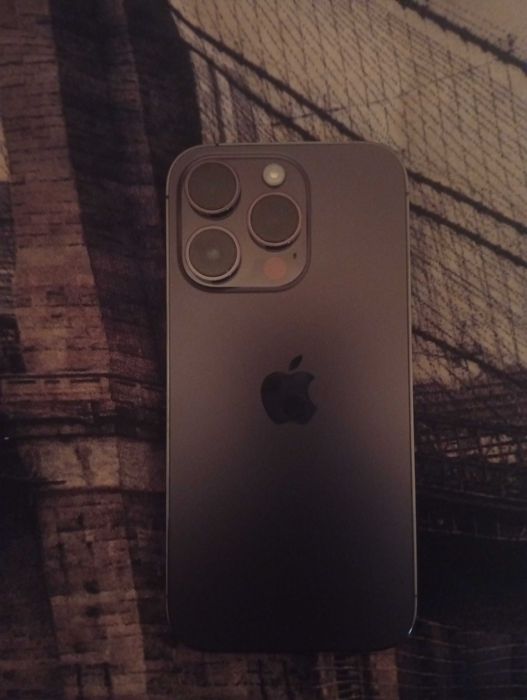 Продавам айфон 14 про