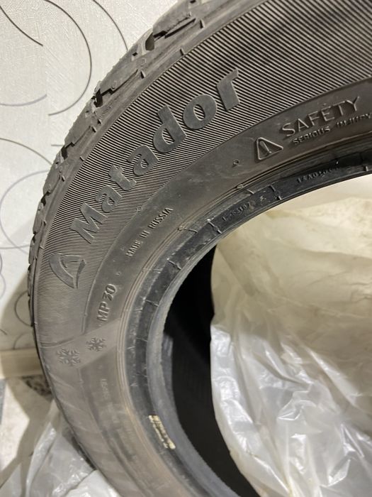 Шины зимные с шипами продам срочно