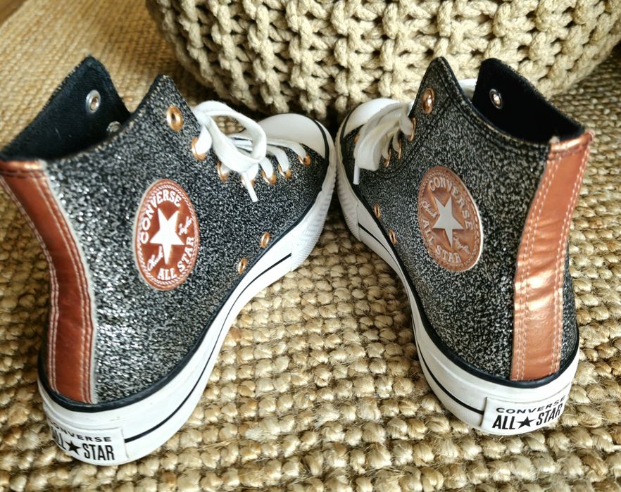 Сребрист Converse