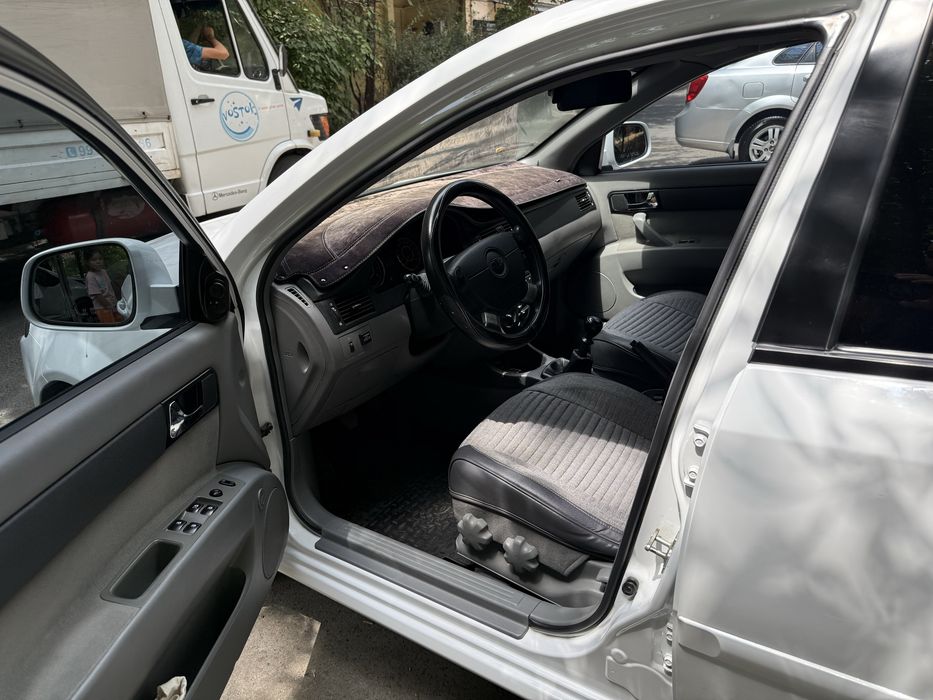 Chevrolet Gentra, 1 позиция Газ-бензин