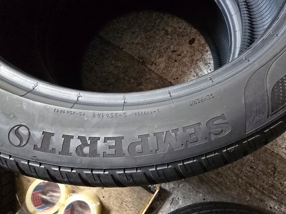 Semperit 235/45 R18 98Y vară