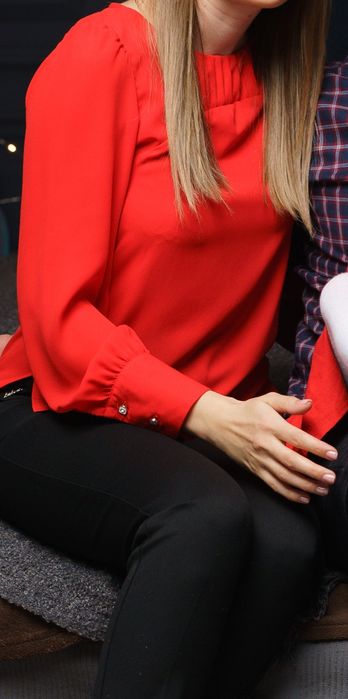 Bluză roșie elegantă