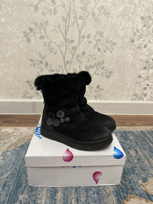 Продам сапоги для девочка