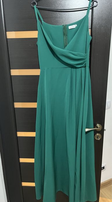 Rochie seara verde cu slit pe picior