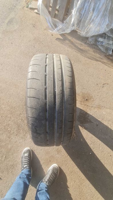 Автогуми Michelin и Dunlop летни ,малко киломери