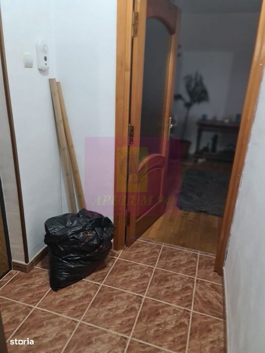 Apartament cu 3 camere de vanzare in Campina - Zona Cuza