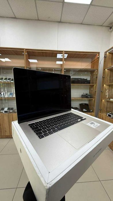 ПРОДАЮ Макбук аир 15 М3