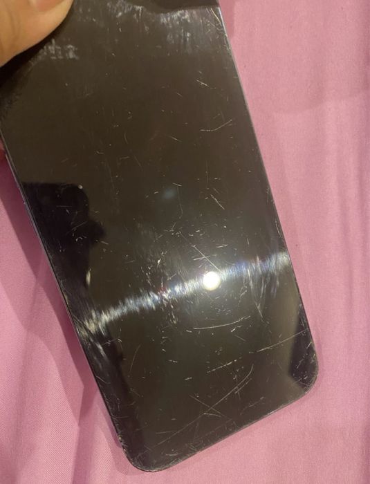 Айфон 13 - Отключен (лошо състояние)