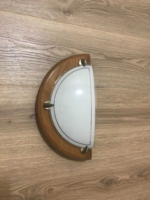 Осветитнелни тела за таван и стена