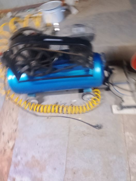 Прдам компрессор