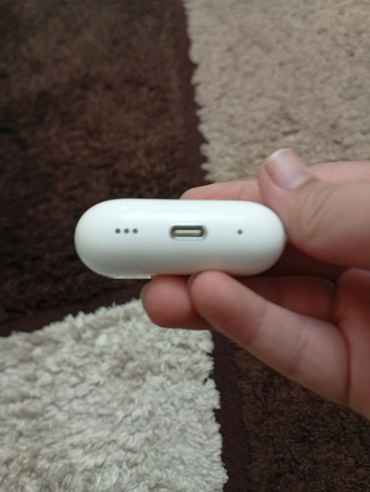 Продам наушник airpods pro