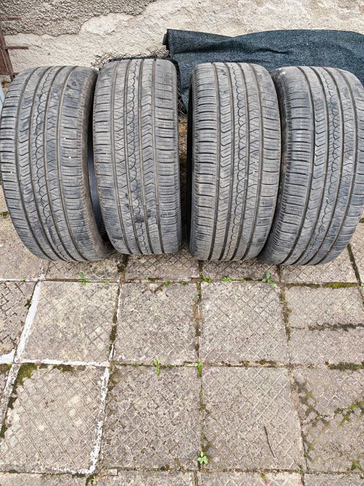 гуми 235 40 19 дот22,23г.