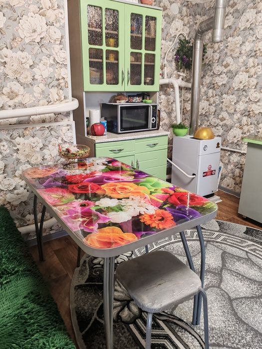 Продам стол. В отличном состоянии!