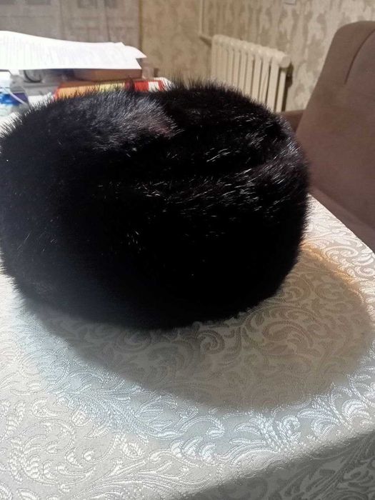 зимняя шапка меховая . ондатра .