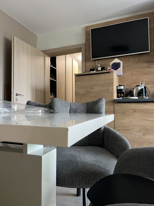 Трапезна маса разтегателна