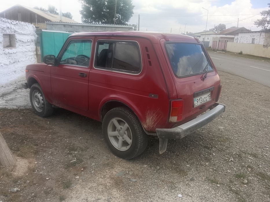 Продам ниву машину