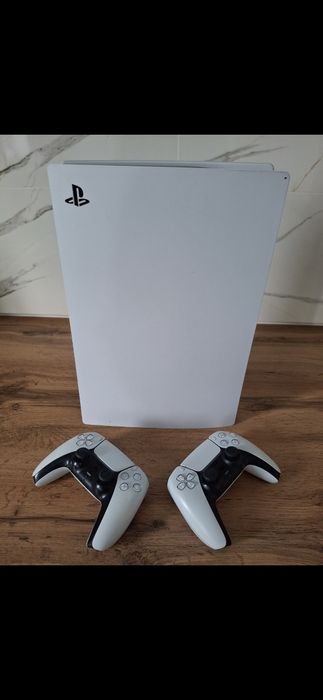 Продам PS5 в отличном качестве, не лагает