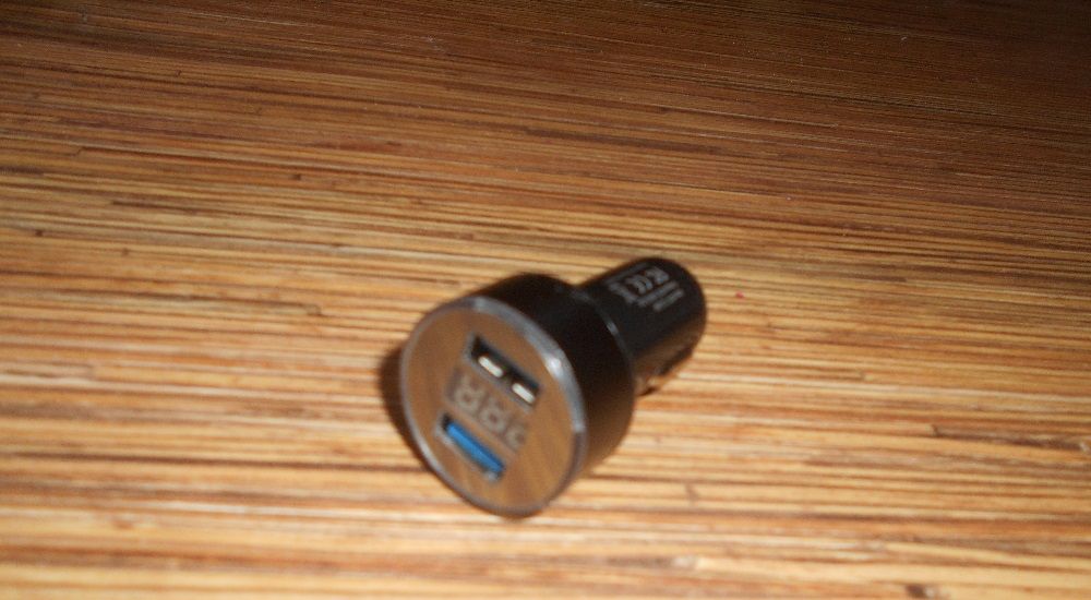 Изключително удобно mini автомобилно зарядно устройство!!!
