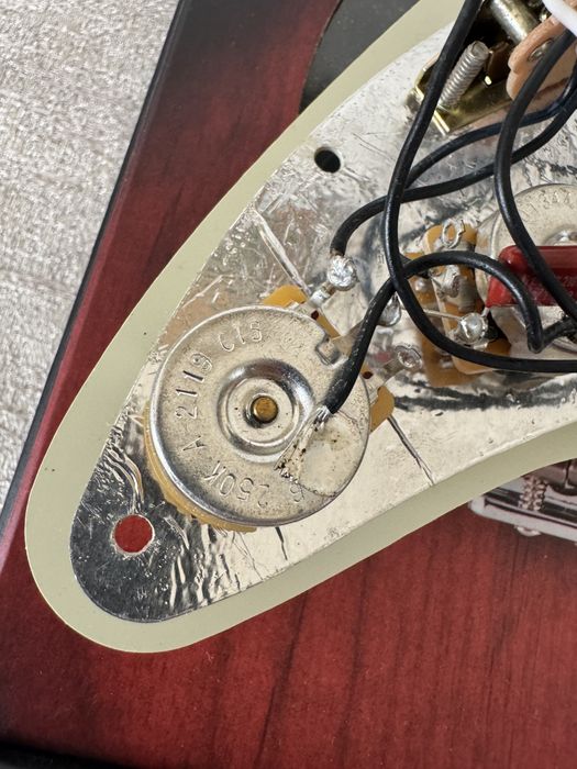 Loaded Pickguard Fender Stratocaster – Doze MIM Ceramic + Electronică CTS