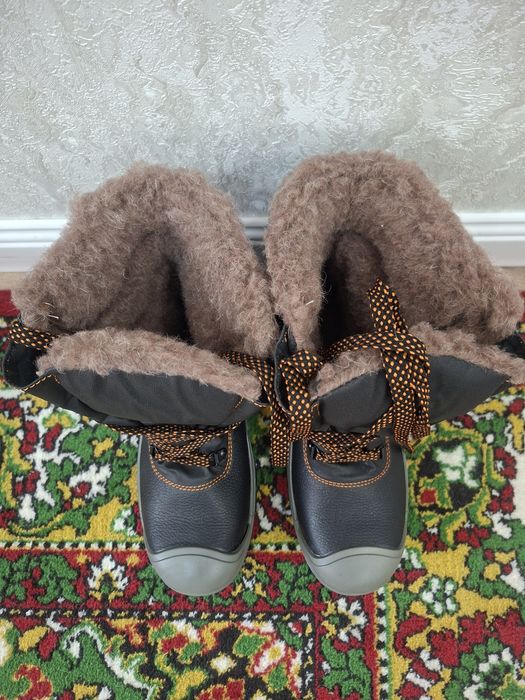 Рабочая обувь новая.