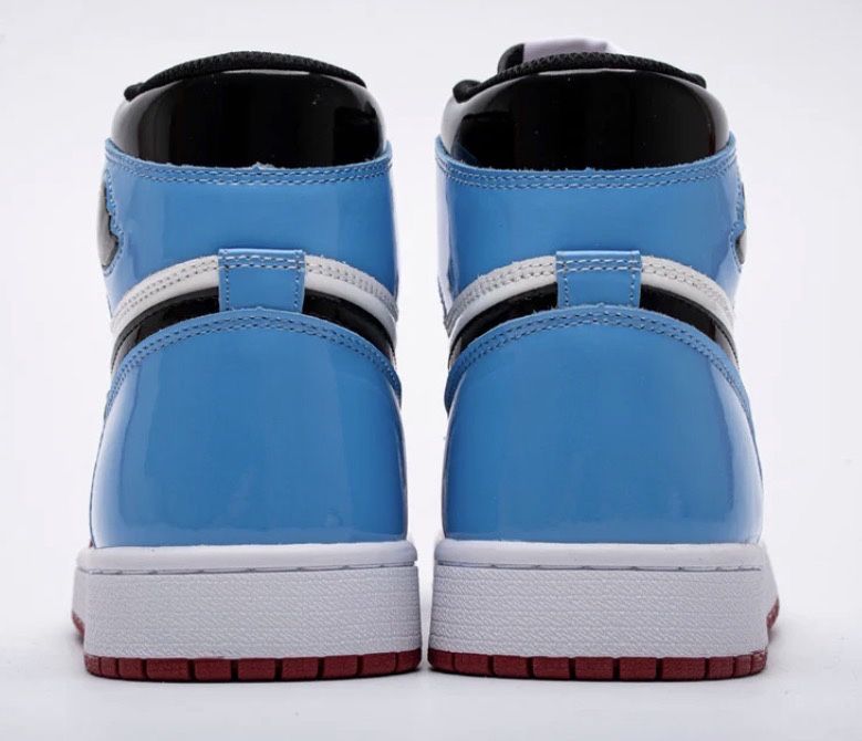 Jordan 1 Retro High Fearless UNC Chicago