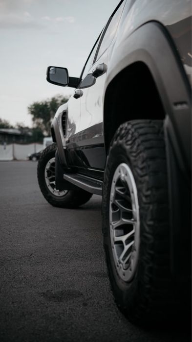 Продам резину! 325/65/18 от Dodge ram trx.