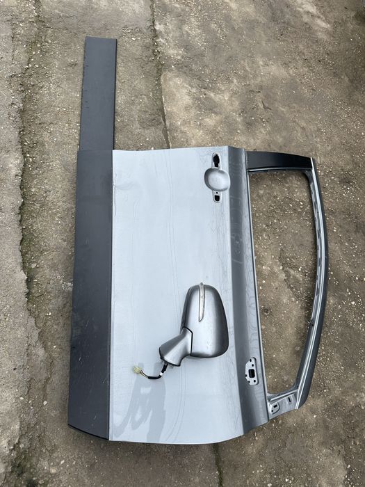 Ușă dreapta față,oglindă dreapta suzuki sx4.