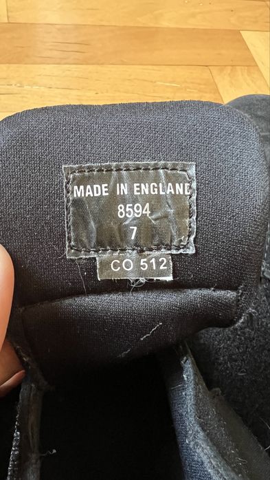 Велурени обувки Dr. Martens, номер 42, made in England