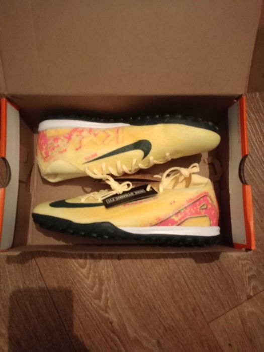 Футболни обувки (стоножки) Nike ZM Superfly 10 Academy KM TF