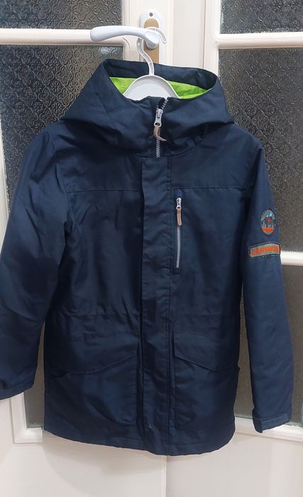 Срочно продам весеннию курточку на мальчика!