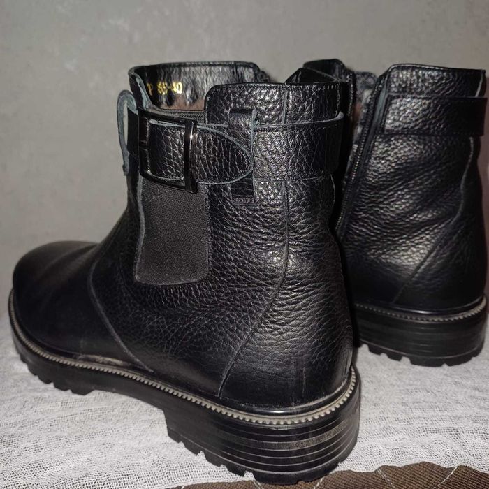 Продам зимние ботинки мужские