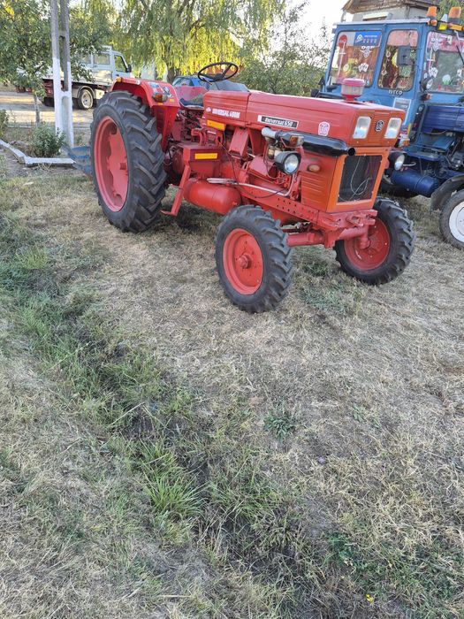 Tractor universal 650