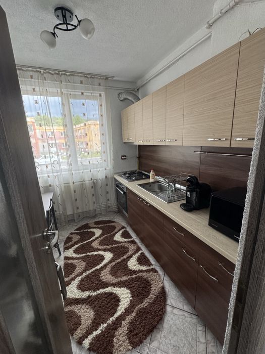 Inchiriez apartament cu 3 camere ! Regim hotelier!Cazare Petrosani !