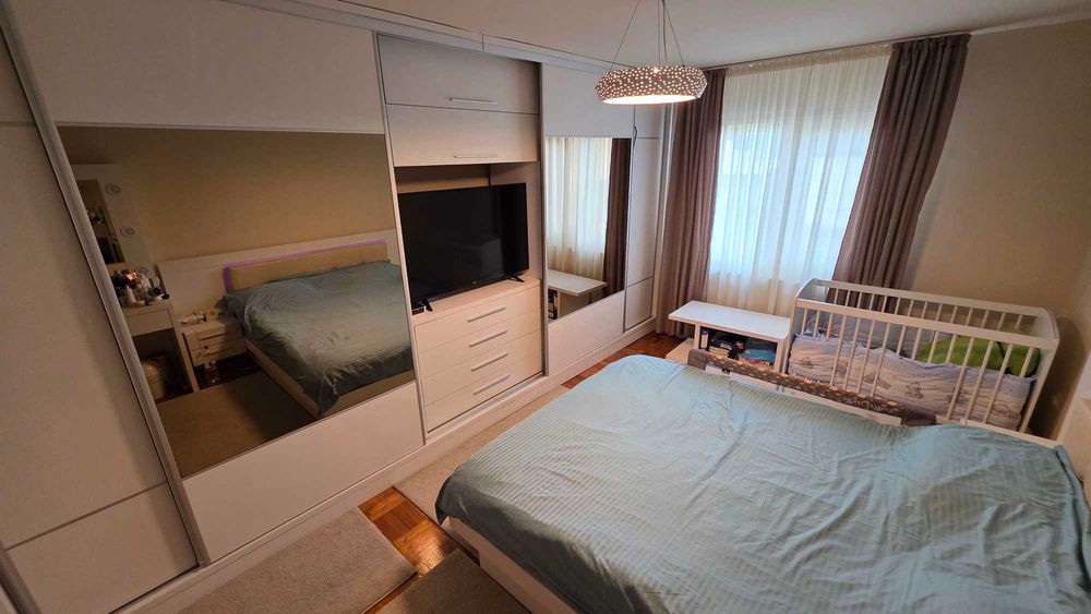 Vand apartament 3 CAMERE 100 MP ,Cartier Marasti