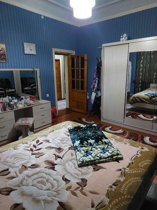 Продается 3-х комнатная в центре Чирчика