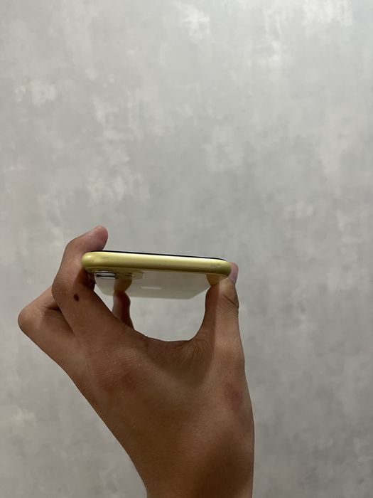 Продам iPhone 11 64 gb yellow