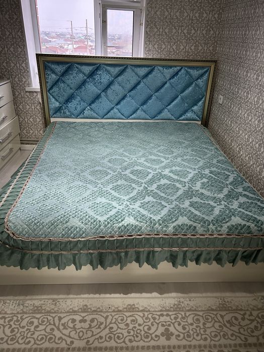 Спальни кровать