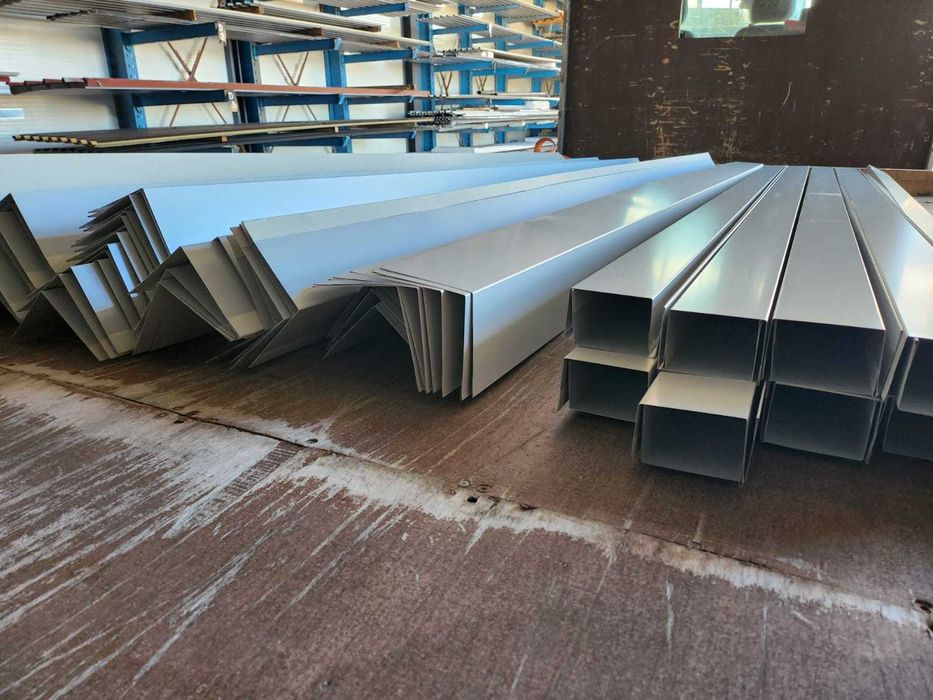 Panouri sandwich / tabla cutata / accesorii/ containere