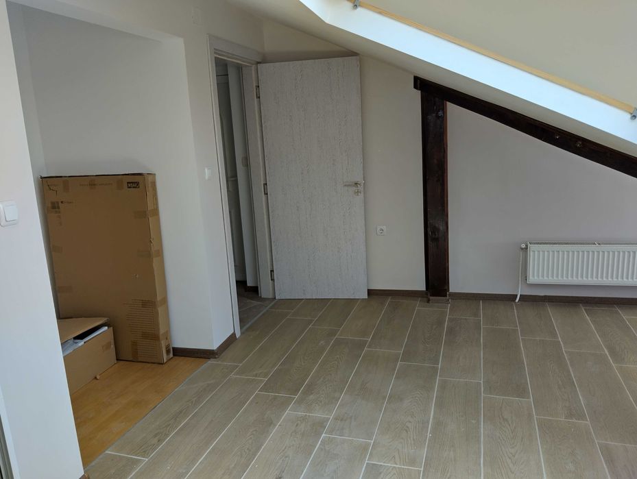 Дава под наем изцяло ремонтиран нов  двустаен апратамент