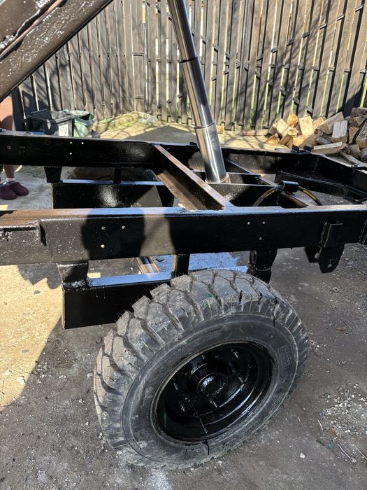 Remorca agricola basculabila