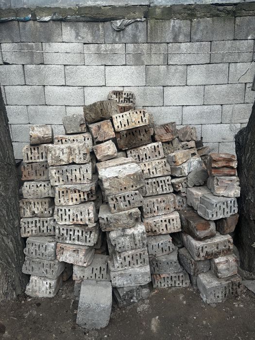 Бесплатно отдам кирпичи