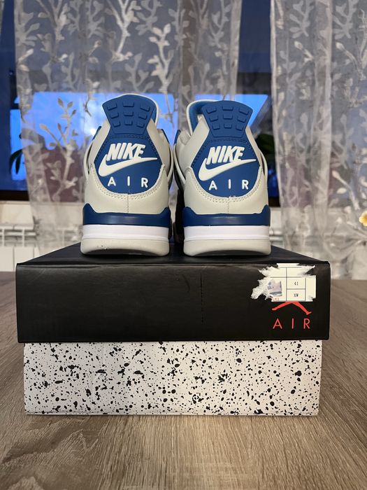 Jordan 4 blue