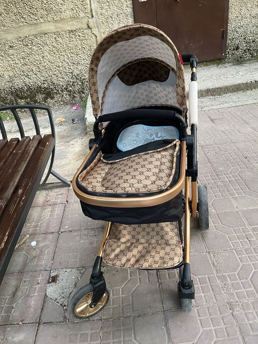 Коляска прогулочная