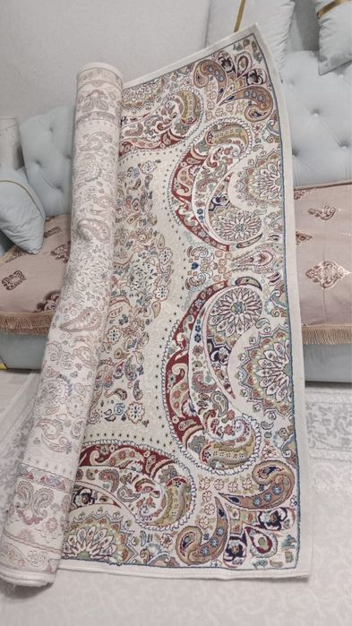 Продам ковер в хорошем состояние