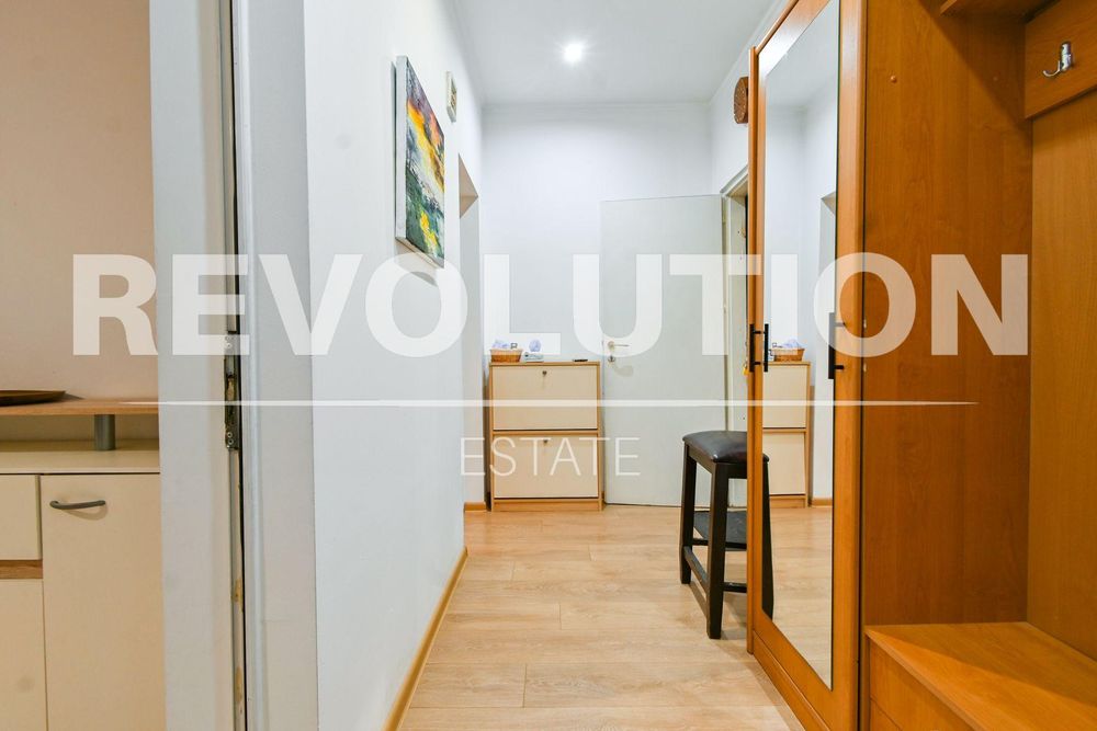 Двустаен апартамент в ж.к. Дружба 1.