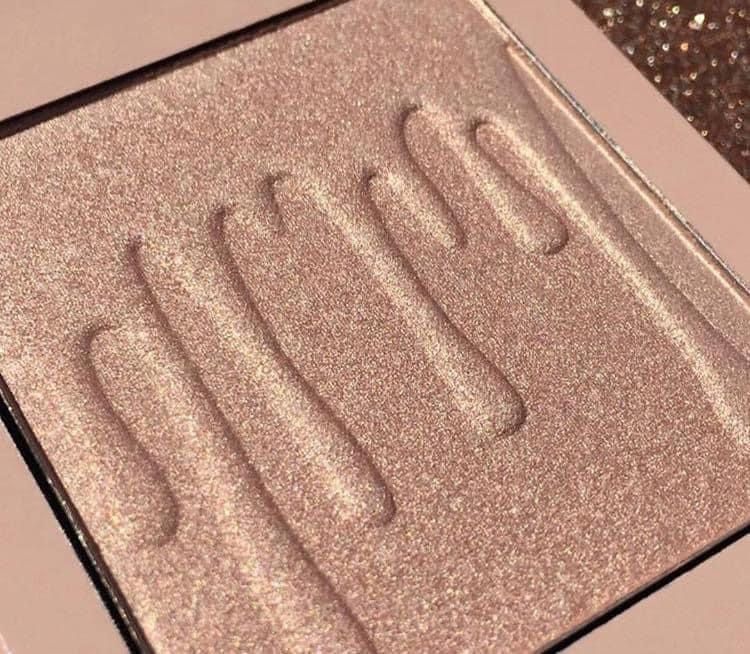 Хайлайтър в кутия с огледало 6 цвята на KYLIE cosmetics