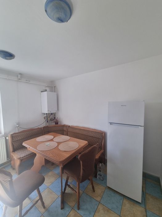 Închiriez apartament