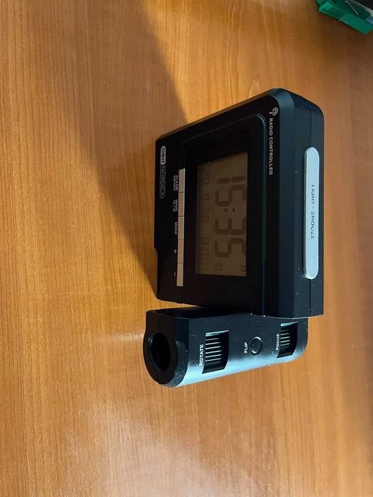 Ceas de masă digital cu ieșire de proiecție laser OBH Nordica Radio Controlled