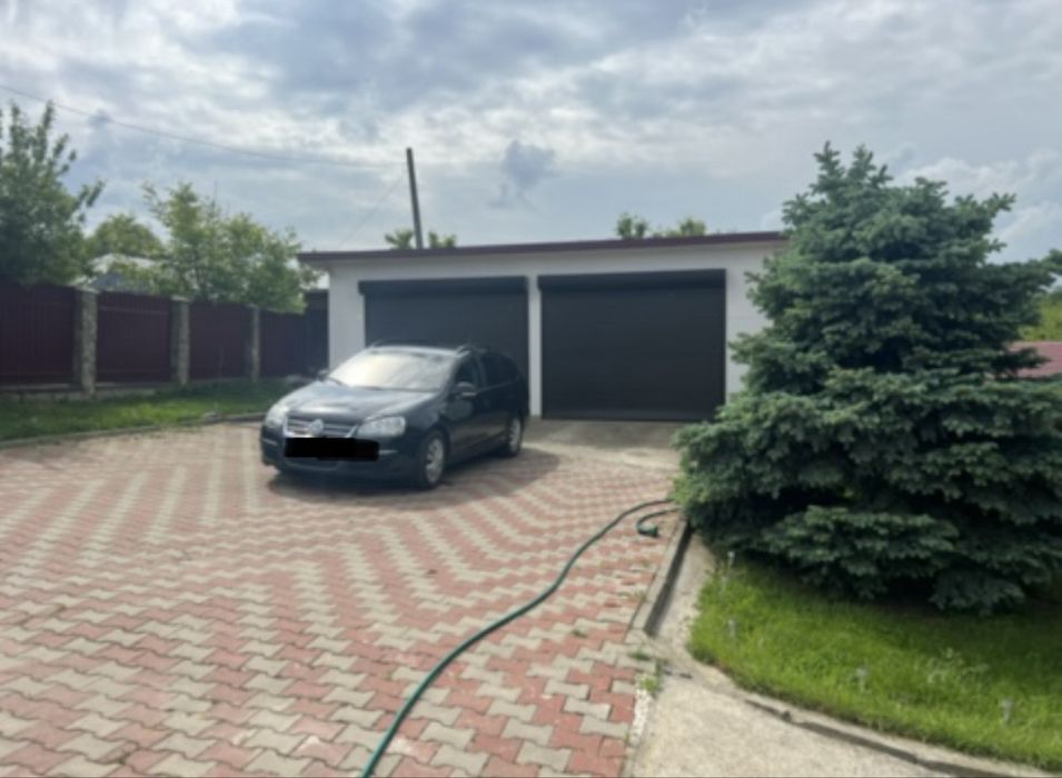 Casa cu curte mare in Barnova