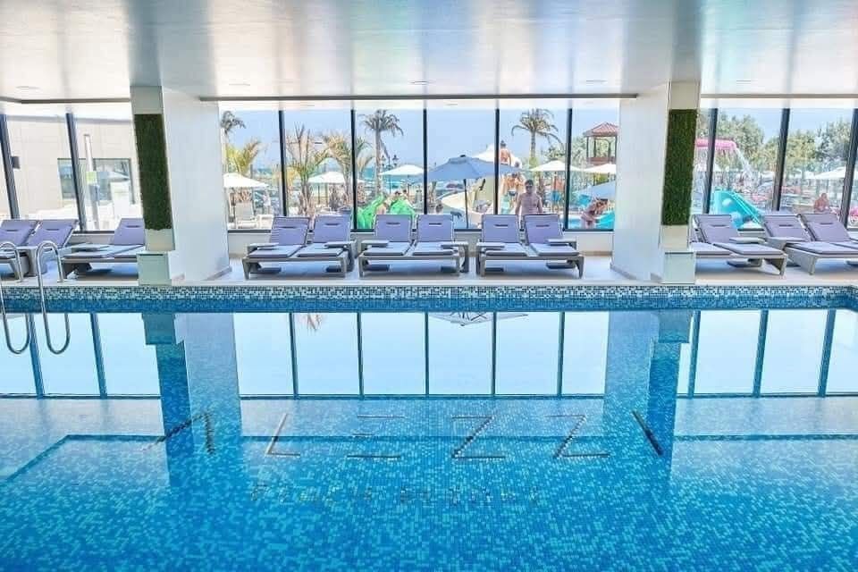 Închiriez apartamente in complexul Alezzi beach resort